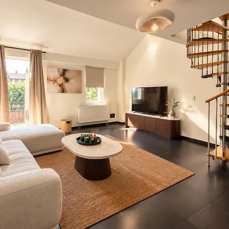 Duplex Cosy Et Luxueux De 110m2 Avec Terasse Tres Proche De L'atomium Apartment Brüssel