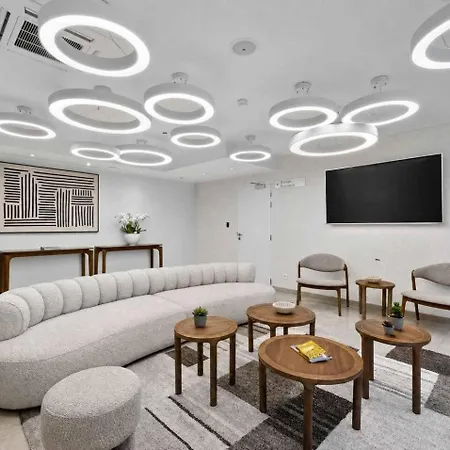 Penthouse 2bdr With 160 Midi 33 By Reside Apartment *