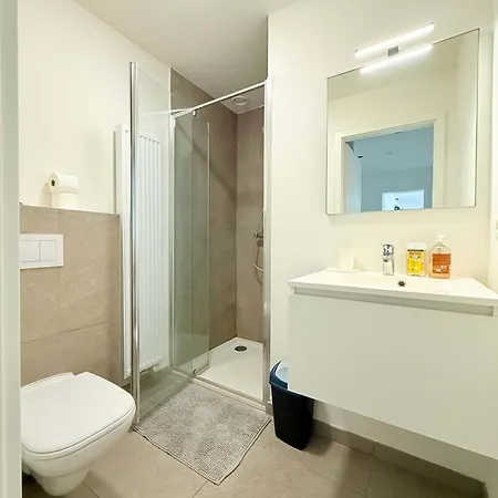 Lovely And Cosy Elegant Near Atomium, Ideal For Families Daire *