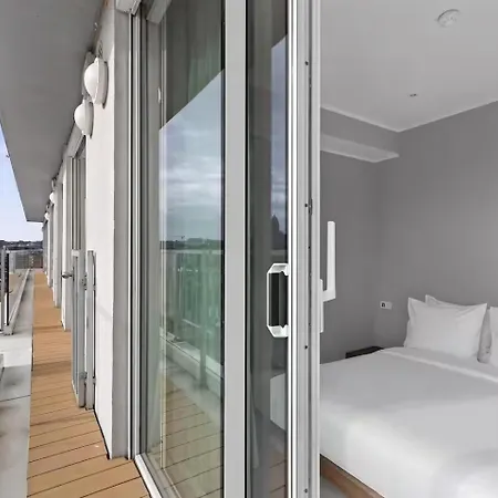 Penthouse 2bdr With 160 Midi 33 By Reside Apartment *