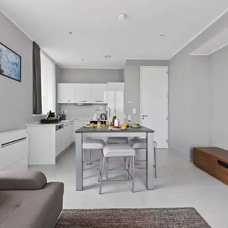 Apartment Penthouse 2bdr With 160 Midi 33 By Reside *