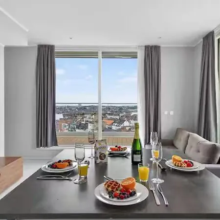 Penthouse 2 Bdr With 160 View By Reside *
