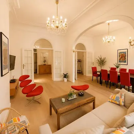 Apartment Spacious 4br In
