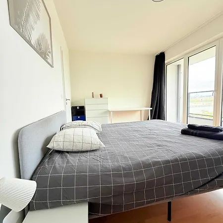 Lovely And Cosy Elegant Near Atomium, Ideal For Families Daire Brüksel