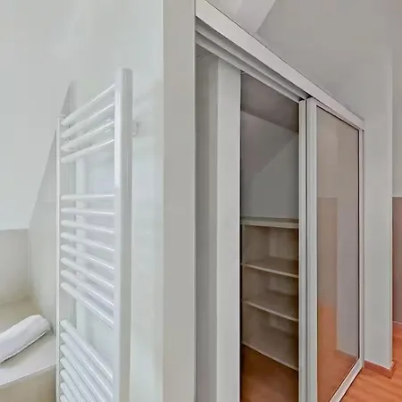 Elegant 3-bedroom In Ixelles Wit *