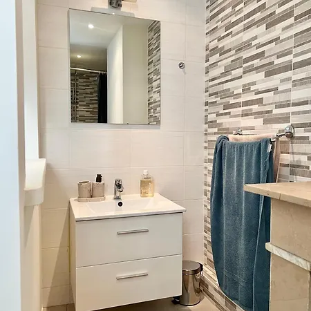 Apartment Elegant In Vibrant Ixelles *
