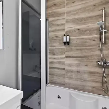 Penthouse 2 Bdr With 160 View By Reside Apartment