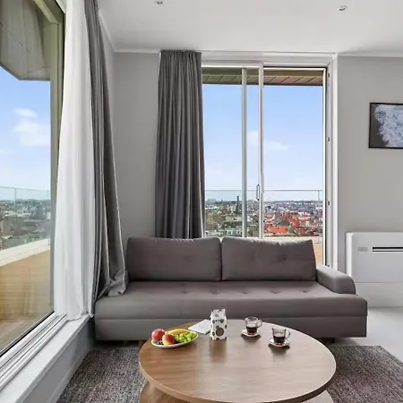 Penthouse 2bdr With 160 Midi 33 By Reside