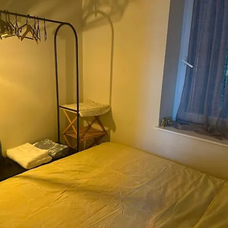 Apartment 5 Minutes From The Train Station Brüssel