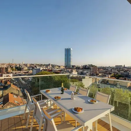 Penthouse 2bdr With 360 Midi 33 By Reside *