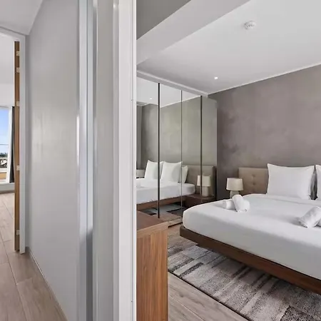 Apartment Three Bdr Penthouse With View Midi 33 By Reside