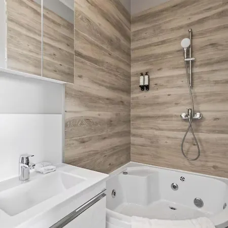 Penthouse 2bdr With 360 Midi 33 By Reside Brüssel