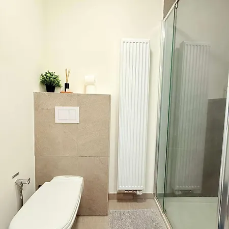 Lovely And Cosy Elegant Near Atomium, Ideal For Families Daire