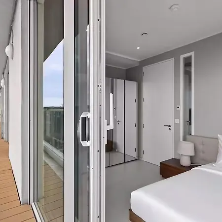 Penthouse 2 Bdr With 160 View By Reside Apartment *