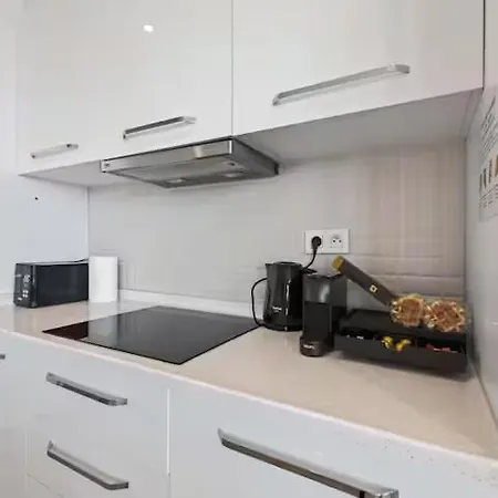 Three Bdr Penthouse With View Midi 33 By Reside Apartment *