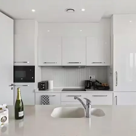 Three Bdr Penthouse With View Midi 33 By Reside Brüssel
