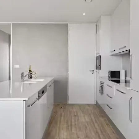 Three Bdr Penthouse With View Midi 33 By Reside * Brüssel