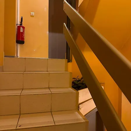 5 Minutes From The Train Station Apartment