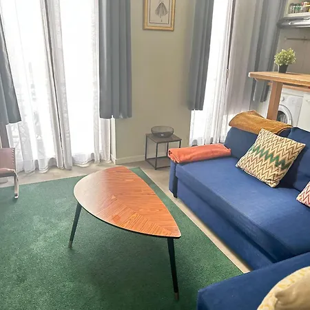 Apartment 5 Minutes From The Train Station *