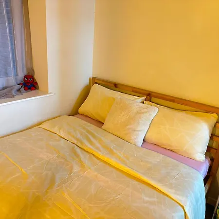 5 Minutes From The Train Station Apartment Brüssel