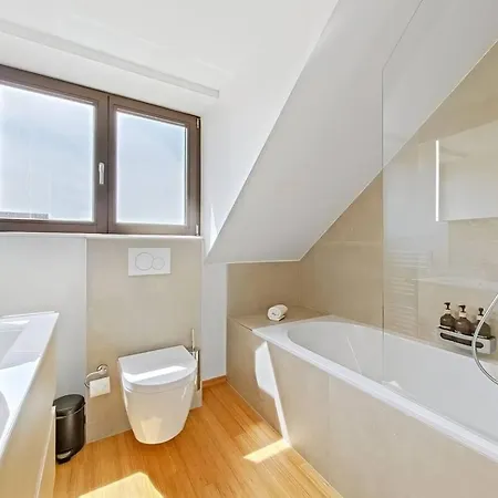 Elegant 3-bedroom In Ixelles Wit *