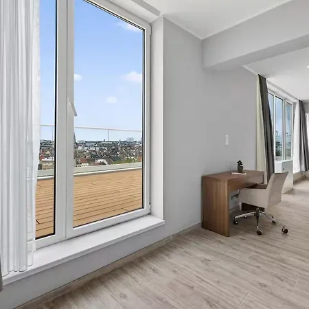 Three Bdr Penthouse With View Midi 33 By Reside Apartment *