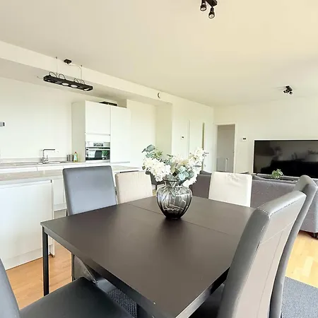 Lovely And Cosy Elegant Near Atomium, Ideal For Families Daire Brüksel