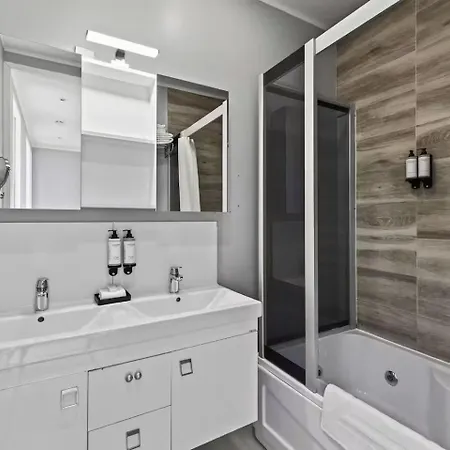 Apartment Penthouse 2bdr With 160 Midi 33 By Reside *