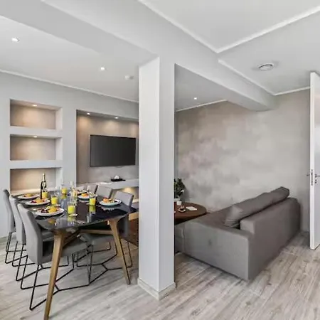 Three Bdr Penthouse With View Midi 33 By Reside * Brüssel