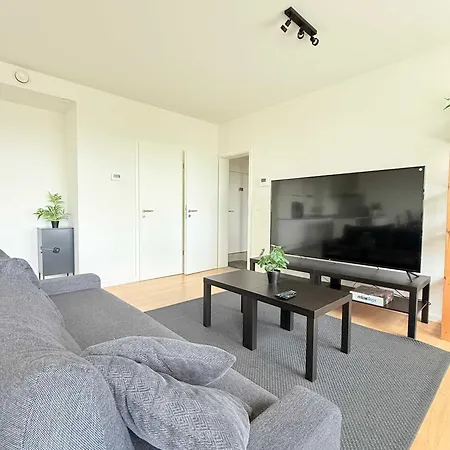 Lovely And Cosy Elegant Near Atomium, Ideal For Families