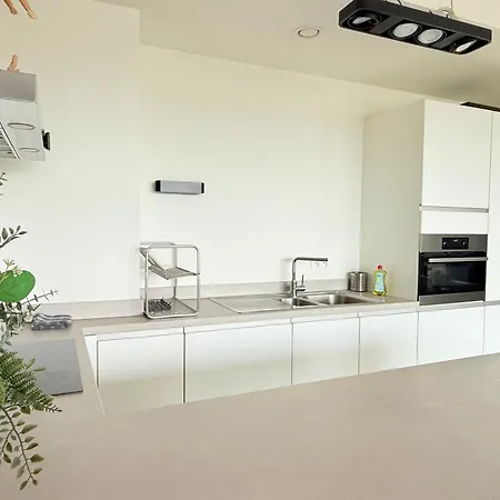 Lovely And Cosy Elegant Near Atomium, Ideal For Families Daire Brüksel