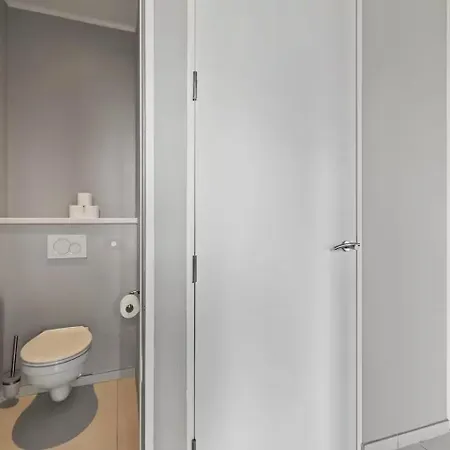 Apartment Penthouse 2bdr With 160 Midi 33 By Reside