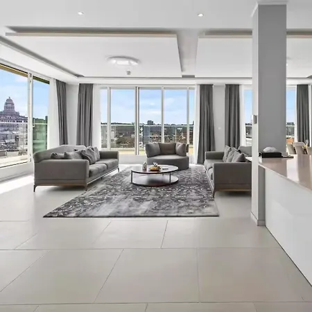 Penthouse 2bdr With 360 Midi 33 By Reside
