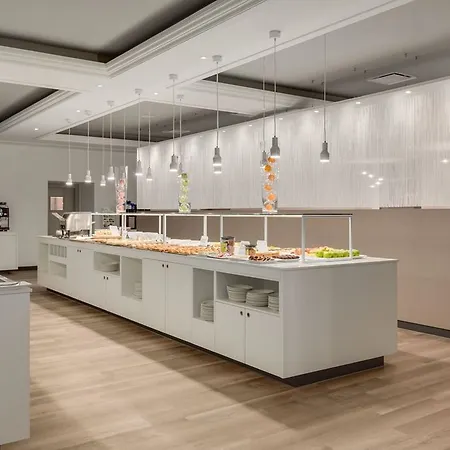 ホテル Nh コレクション センター 4*