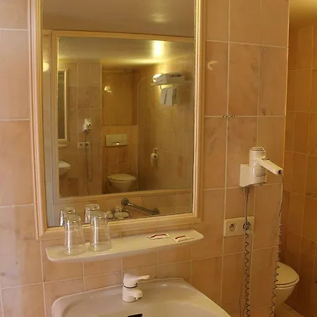 Matignon Szálloda 3*