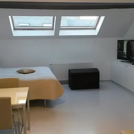 Midi 3* Saint-Gilles