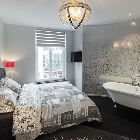 Bed & Breakfast In One 4*