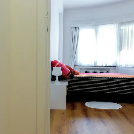 Apartman Square Charles Halldis