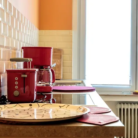 Square Charles Halldis Apartman *