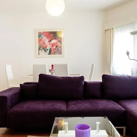 Apartman Square Charles Halldis