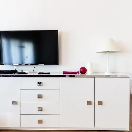 Apartman Square Charles Halldis *