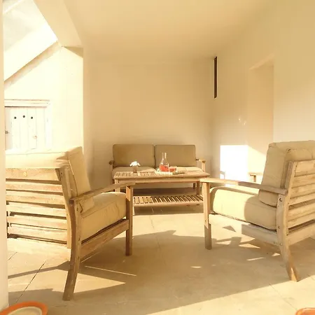 Bed And Garden 3*