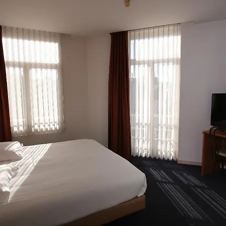 Alma Grand Place 3*