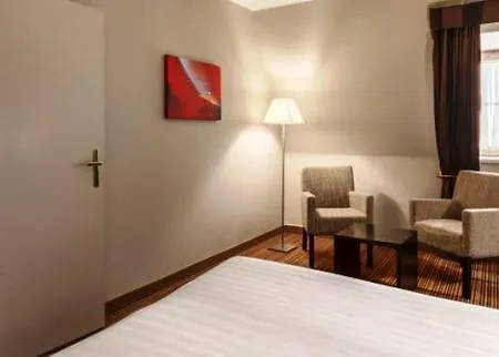Hotel Nh Carrefour De L'europe