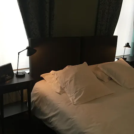 Bed & Breakfast Fish Market