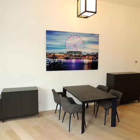 アパートホテル Chambon Suites 2*