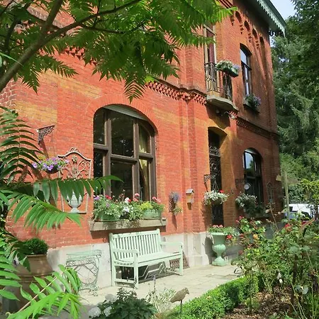 ベッド・アンド・ブレックファスト Les Taillis *