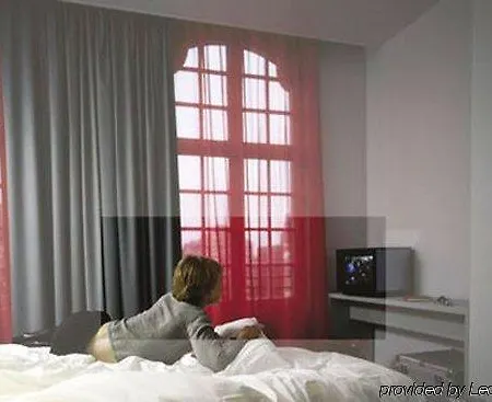 Hotel Monty Small Design