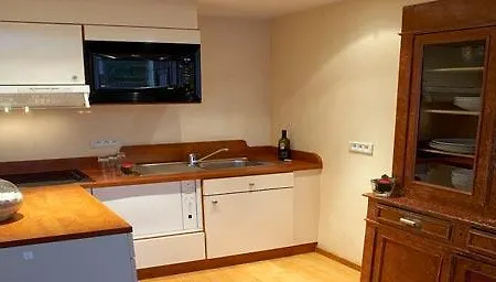 B-aparthotels Louise Hotel apartamentowy