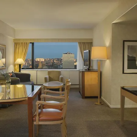 Uptown 4*